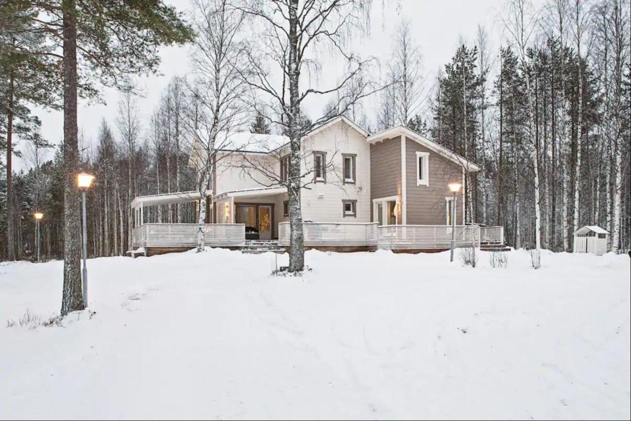 Luxurious Villa Kinos With Jacuzzi Rovaniemi Luaran gambar