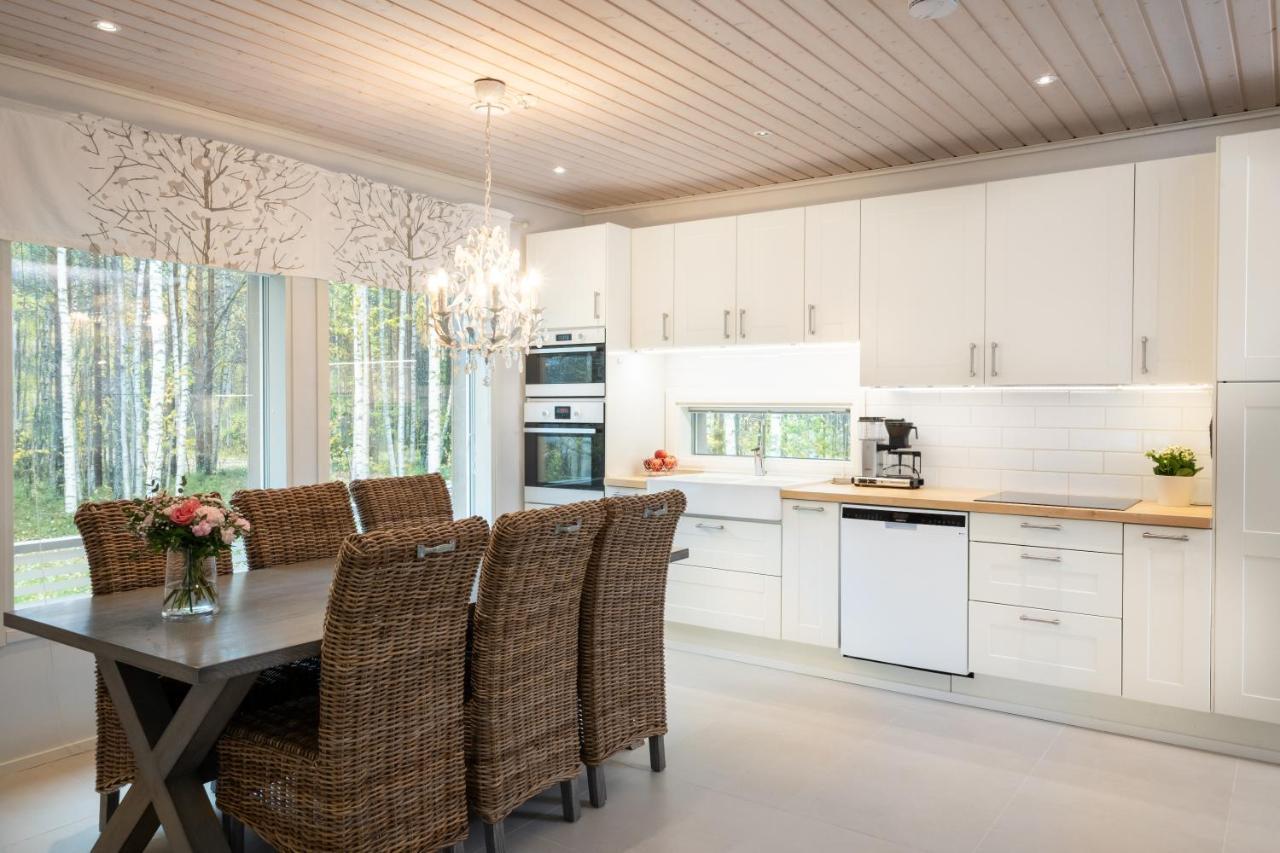 Luxurious Villa Kinos With Jacuzzi Rovaniemi Luaran gambar